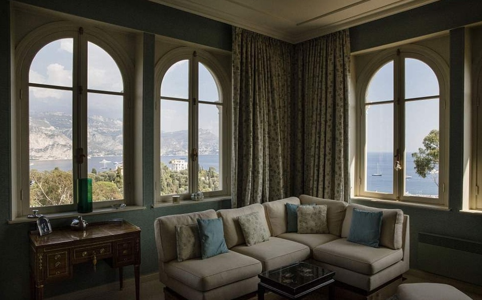 Villa Les Cedres معها حديقة مجهزة بالكامل