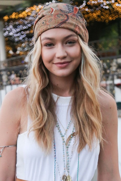  اكسسوارات شعر 2021 مع الباند الهندسي والمزخرف من وحي Gigi Hadid