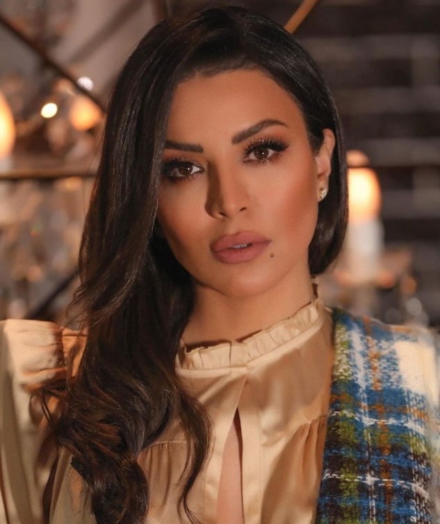 مكياج برونزي من  أمل بوشوشة 