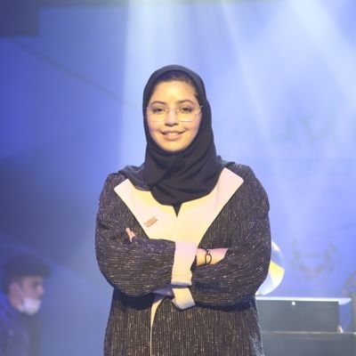 نجد فهد العياف الفائزة بالمركز الأول في فيفا 21 طالبات