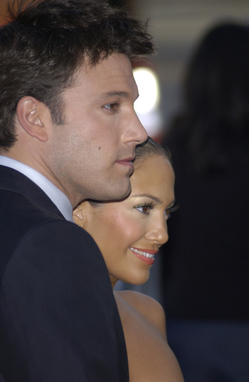 خطبت بعدها للممثل الشهير بن أفليك Ben Affleck