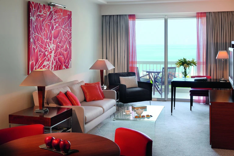 فندق ومنتجع موفنبيك Mövenpick Hotel and Resort، بيروت