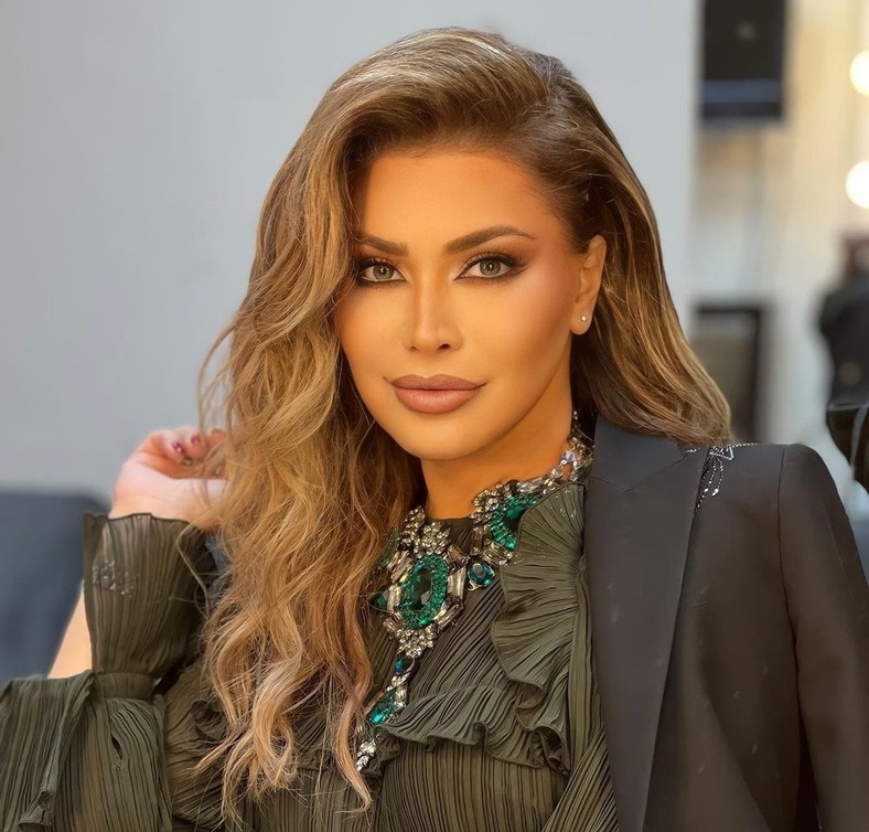 كونتور البشرة يرفع الوجه