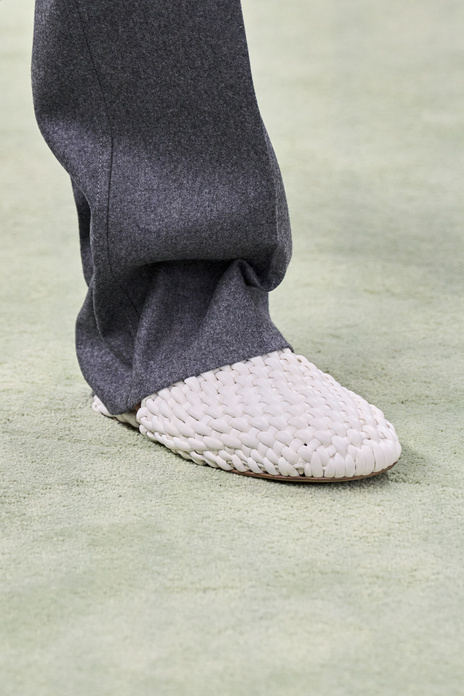 حذاء قش من Bottega Veneta