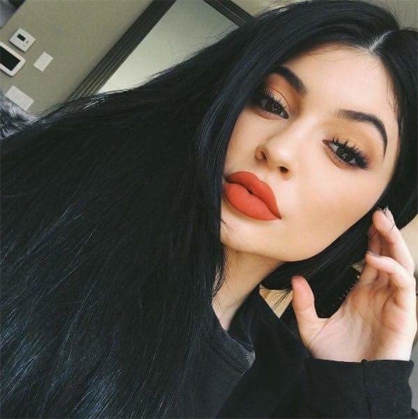 كايلي جينر باطلالات جمالية متجددة ومفاجئة بعد الولادة - مجلة هي
