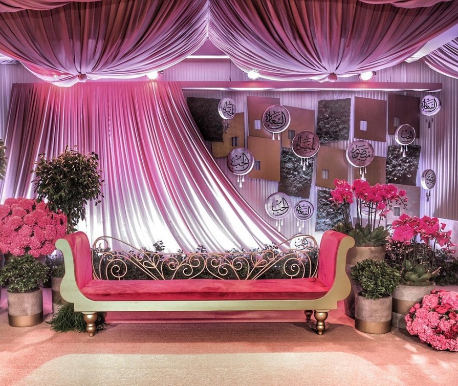 كوشات فخمة لزفاف مميز من تصميم Carousel