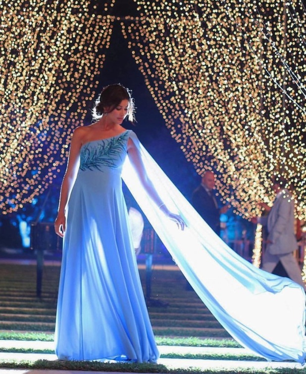 ريم سعيدي بفستان أزرق واسع مع الزخرفات على الصدر من دار جورج حبيقة ‏Georges Hobeika