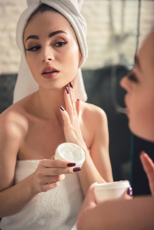 حافظى على ترطيب العنق بشكل منتظم