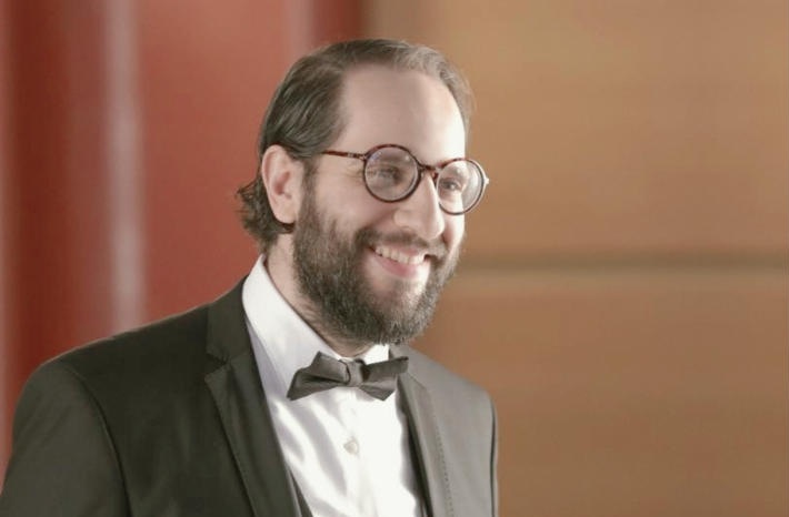 احمد امين يروي تجربته مع المرض