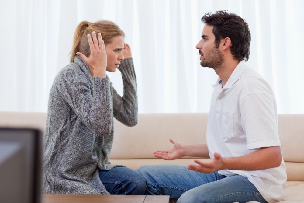  كيفية التعامل مع الخطيب العنيد - عدم الانتقاد