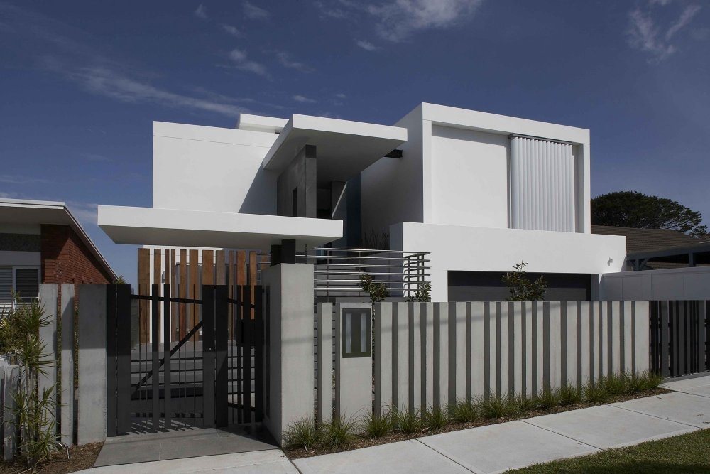 ‎سياج فيللا بخطوط هندسية وأسلوب مودرن