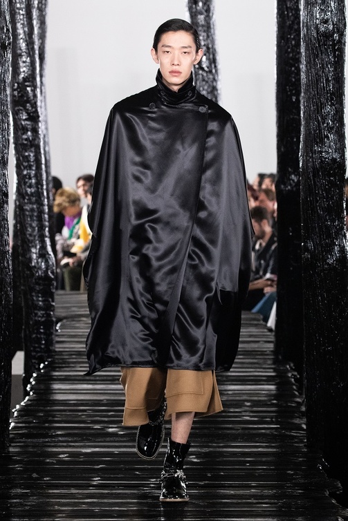 مجموعة Loewe للألبسة الرجالية لخريف وشتاء 2020