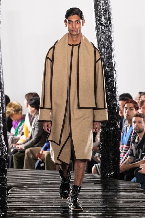 مجموعة Loewe للألبسة الرجالية لخريف وشتاء 2020