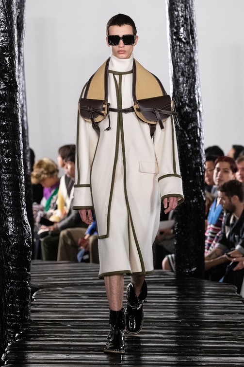 مجموعة Loewe للألبسة الرجالية لخريف وشتاء 2020