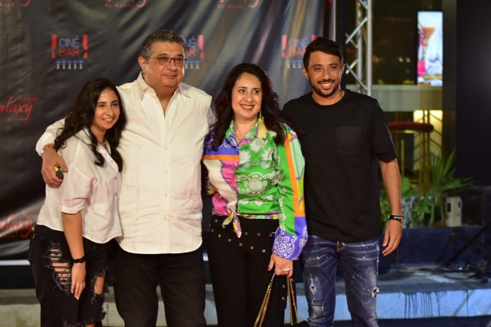 ماجد الكداوني وأسرته في عرض فيلم "البعض لا يذهب للمأذون مرتين"