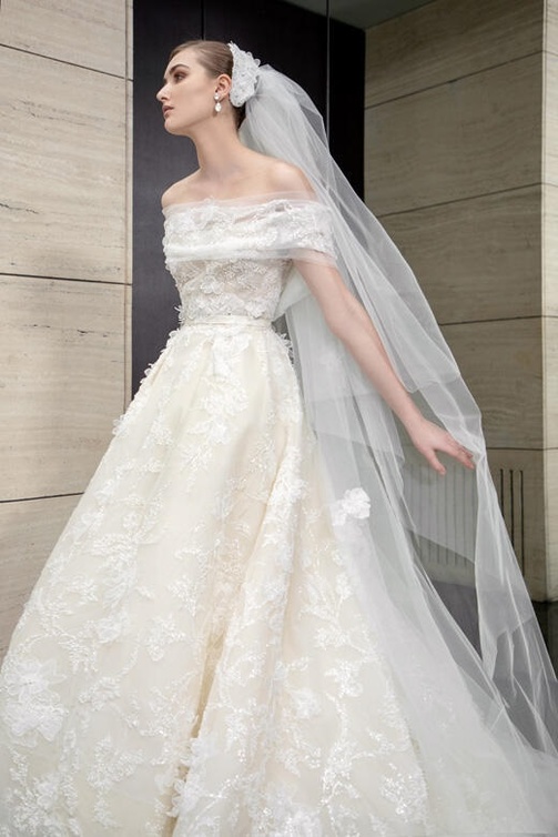 فساتين زفاف اكمام منسدلة @elie saab