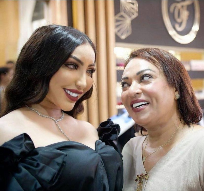 اطلالة  دنيا بطمة الجمالية بعد زيادة وزنها 