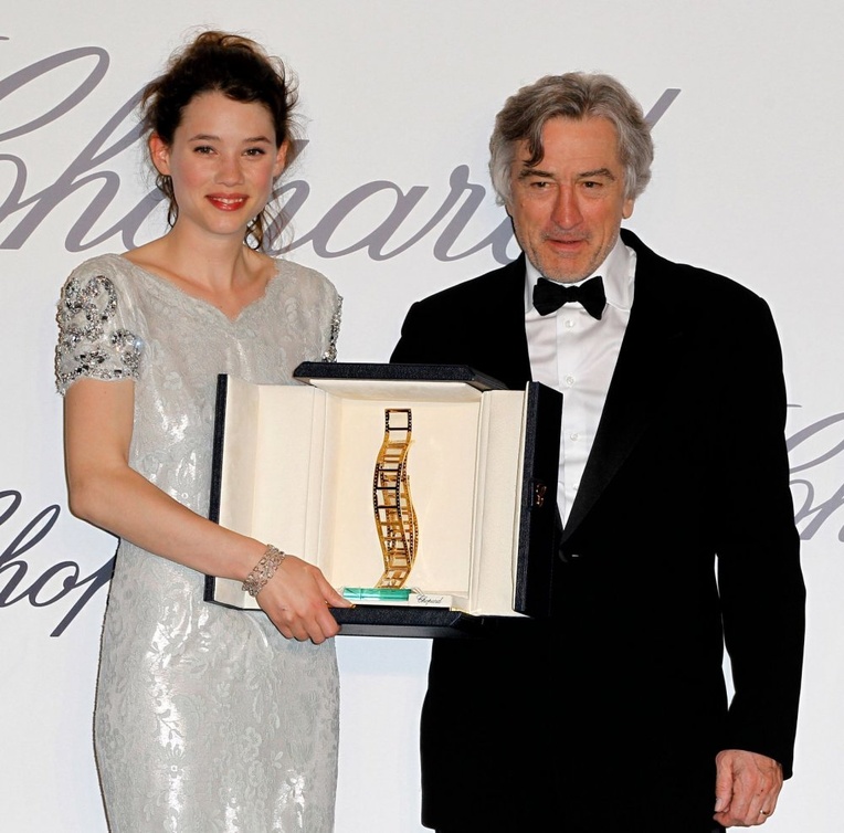 Astrid Berges-Frisbey & Robert De Niro