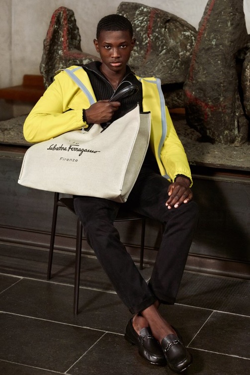 Ferragamo ما قبل ربيع 22