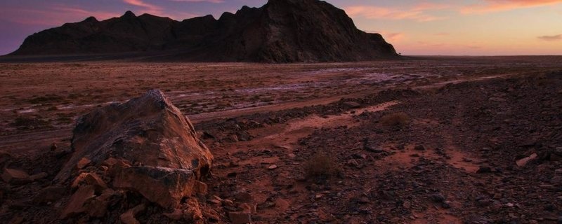 تأمل النجوم في وادي القمر - المصدر روح السعودية