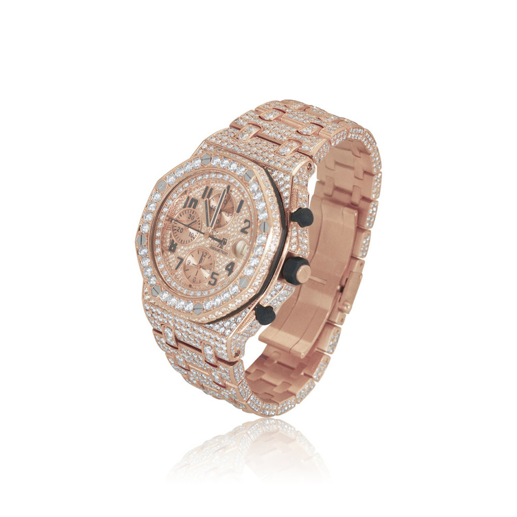 ساعة يد نسائية من الذهب الوردي مرصّعة بالماس من Audemars Piguet