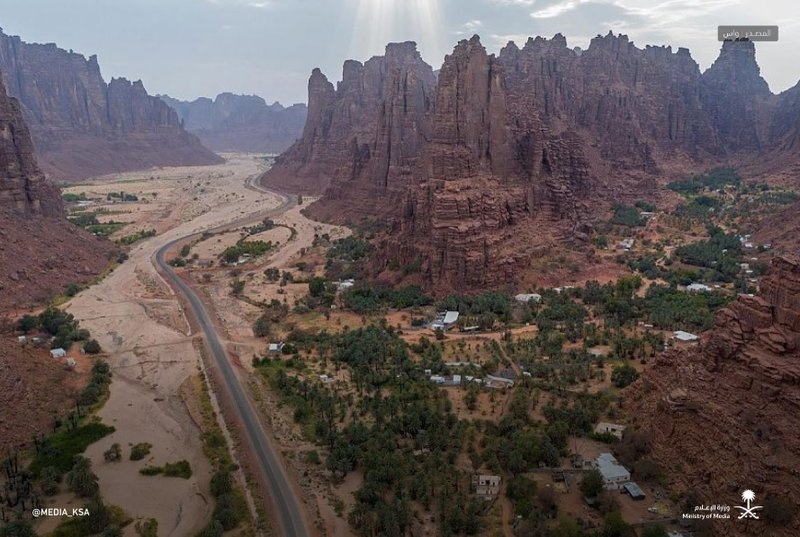 سحر الطبيعة الخلابة في وادي الديسة - المصدر واس