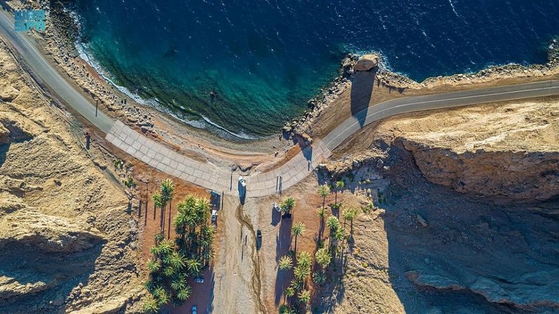 صورة رأسية ساحرة لمضيق وادي العيون- المصدر واس
