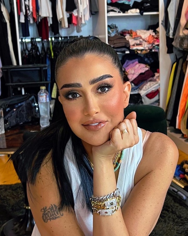 الفنانة غادة عبدالرازق في جلسة تصوير
