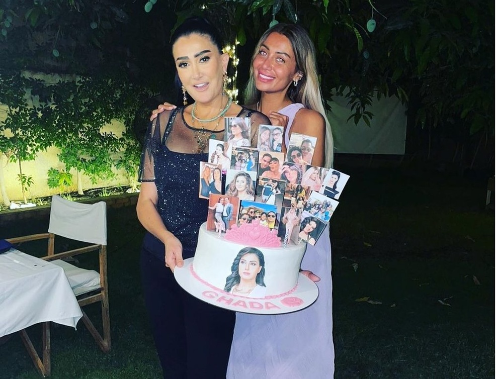 الفنانة غادة عبدالرازق تحتفل بعيد ميلادها مع ابنتها