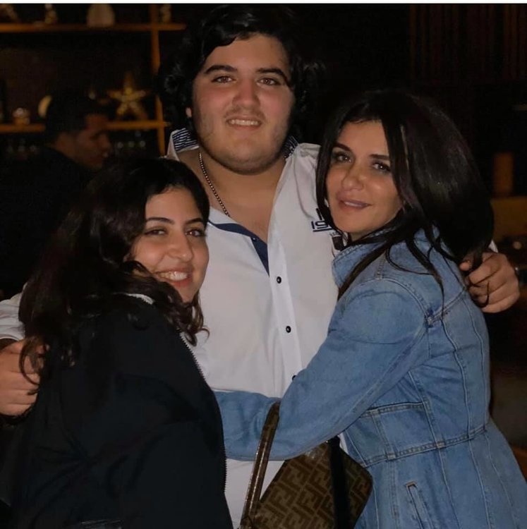 غادة عادل وأبنائها