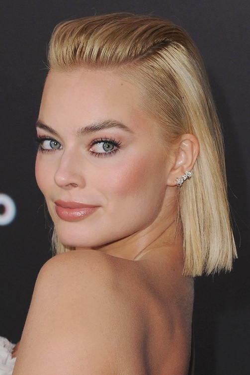 مارجوت روبي Margot Robbie بتسريحة شعر عصرية