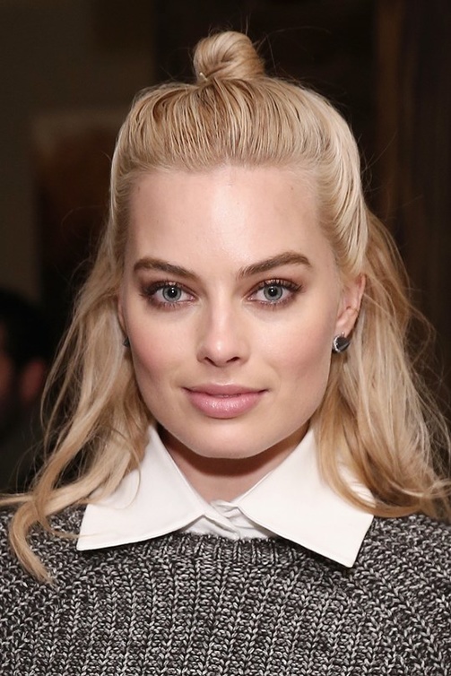 مارجوت روبي Margot Robbie بتسريحة شعر عصرية ومميزة