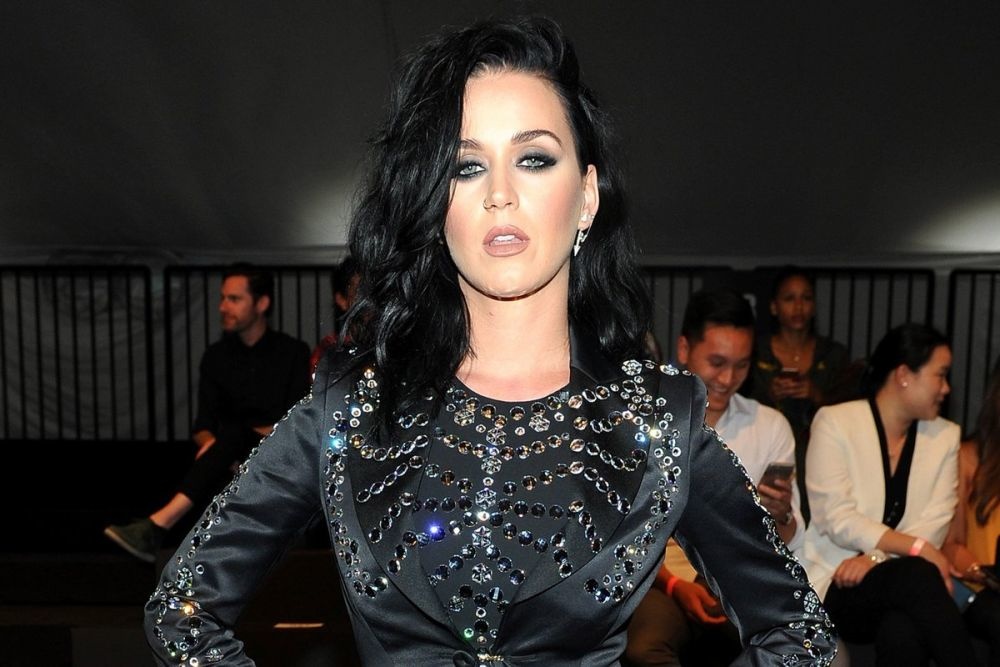 كايتي بيري Katy Perry  ترسل هدية قيمة لميراندا كير Miranda Kerr