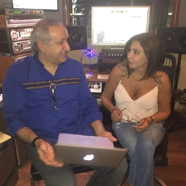 اليسا مع سالم الهندى مدير عام شركة روتانا