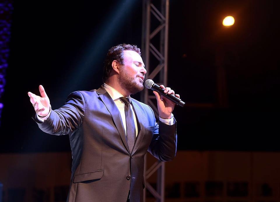 عاصي يشعل سماء منطقة الارز