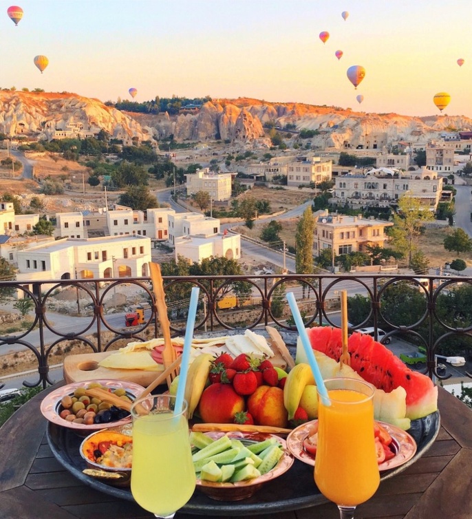 وجبة الافطار للعروسين