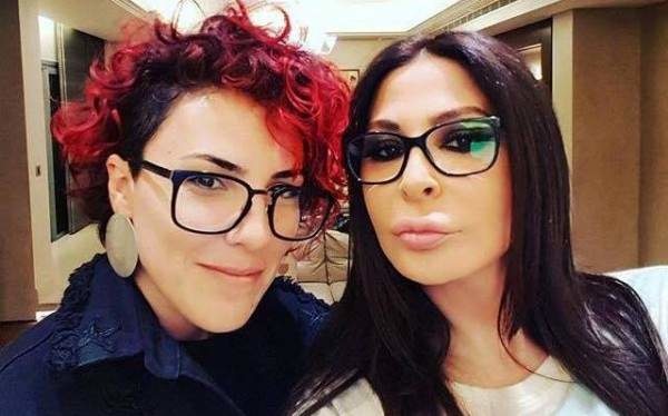 اليسا وصديقتها المخرجة انجي جمال