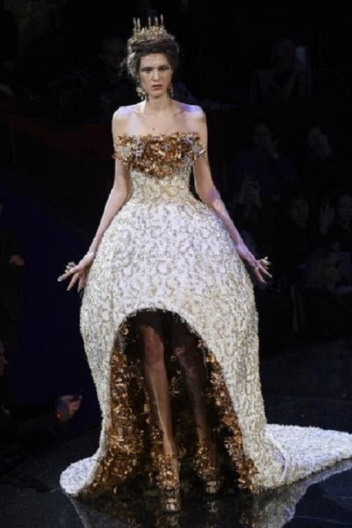 فستان من guo pei