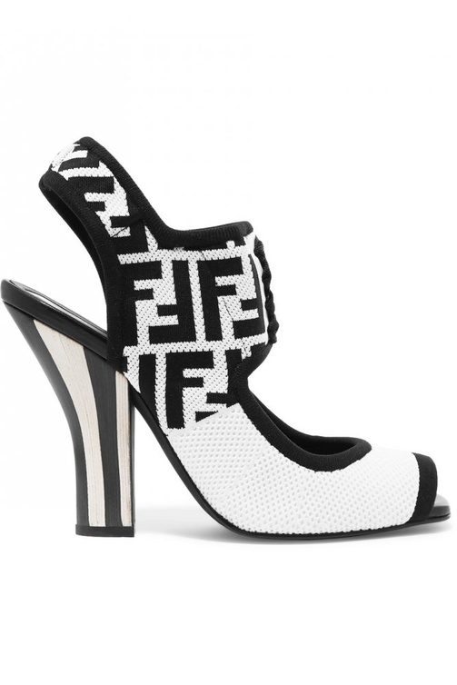 حذاء من FENDI