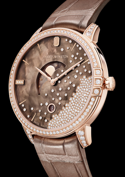 دار Harry Winston تُكّرم عرض تساقط الثلوج والمراحل القمرية