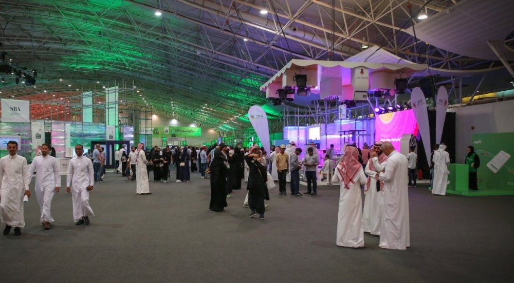 اقبال واسع في اليوم الأول من حكايا مسك