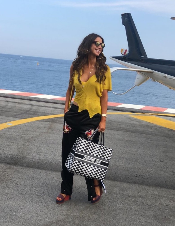 إطلالات صيفية وجريئة للجميلة أنابيلا هلال