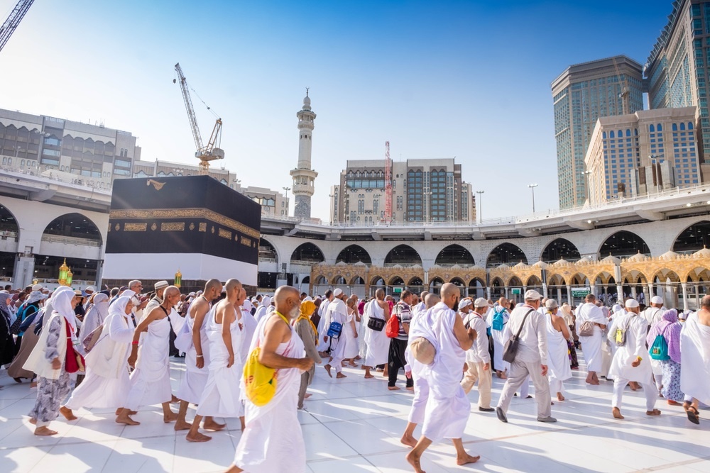 الحج رحلة قد تكون مضنية على كبار السن