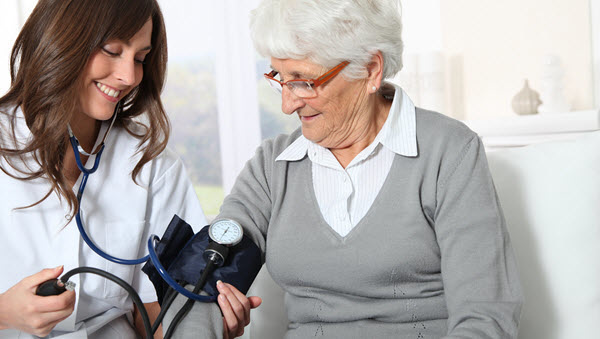 مراجعة الطبيب واخذ التعطيمات ضروري قبل التوجه للحج