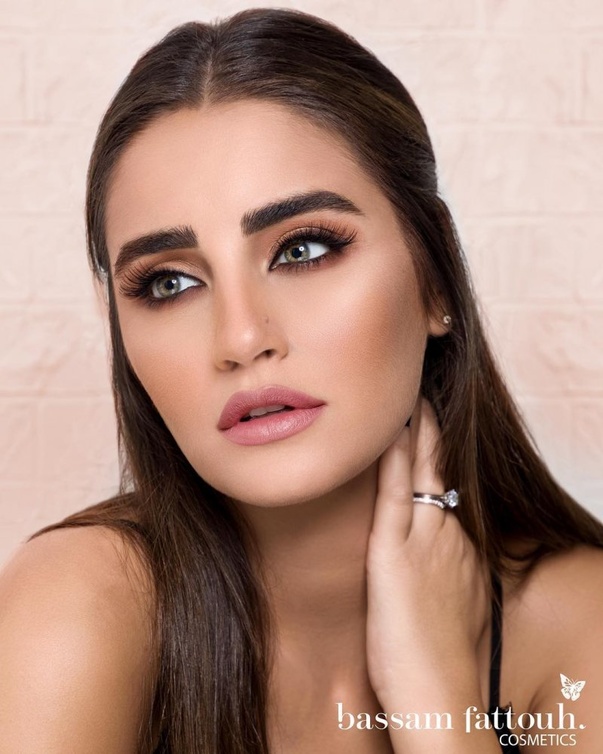 ايميه صياح بصيحة المكياج الذهبي