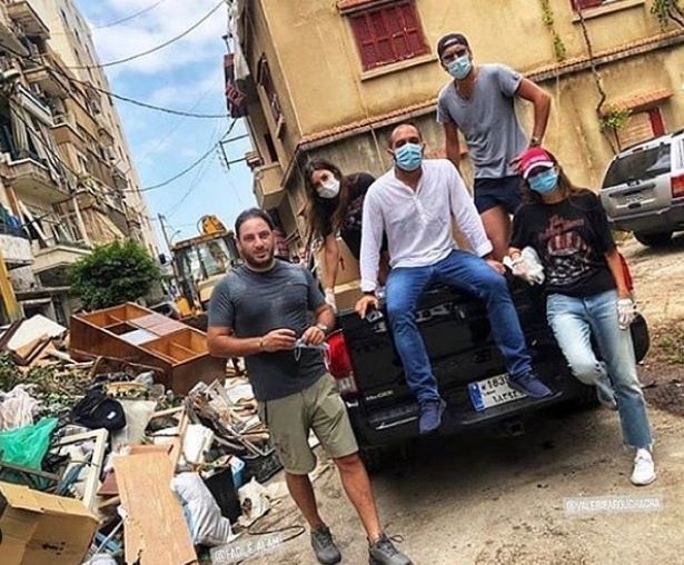 فاليري ابو شقرا تشارك في العمل التطوعي في شوارع بيروات