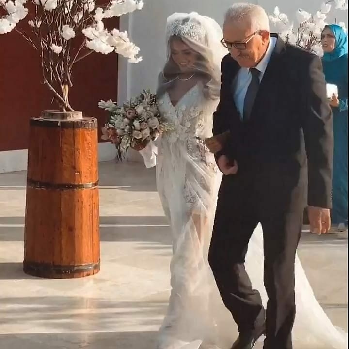 هند عبد الحليم ووالدها