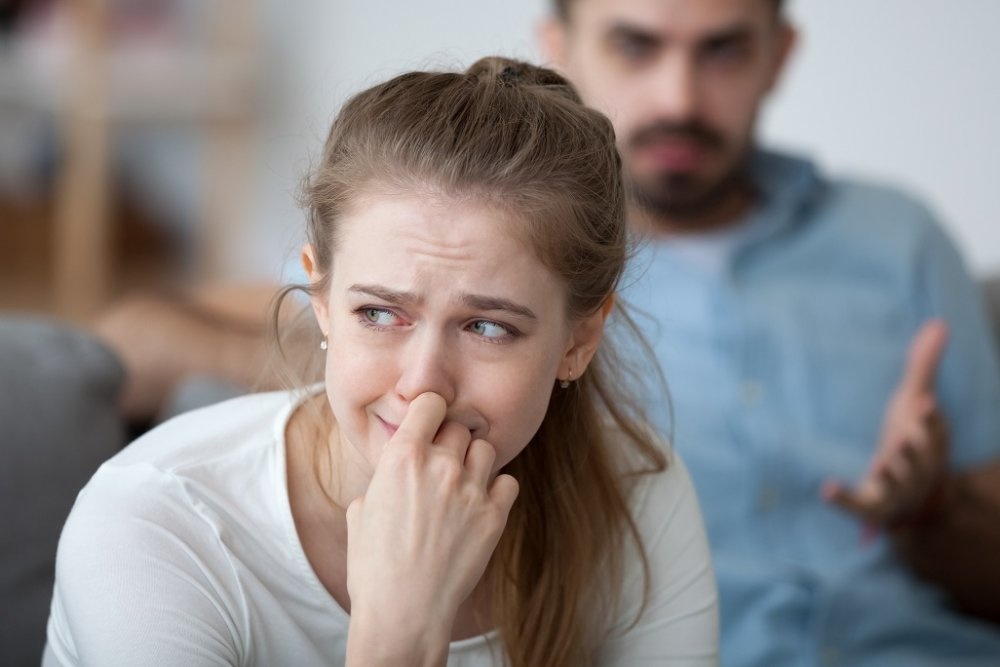 ما هي أسباب تغير تعامل الزوج مع زوجته فجأة