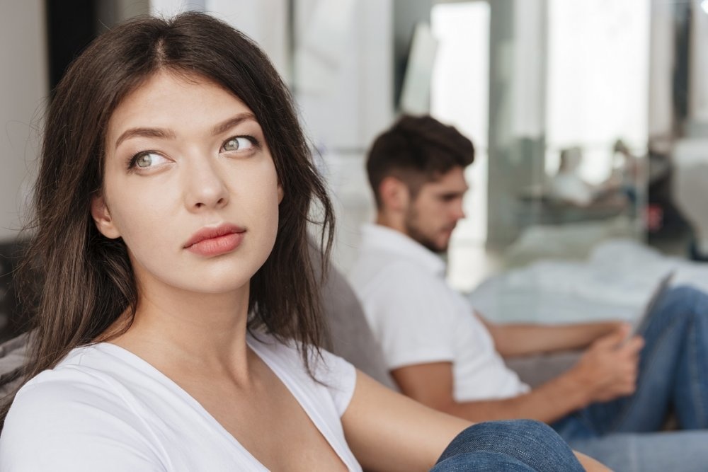 ما هي أسباب تغير تعامل الزوج مع زوجته فجأة