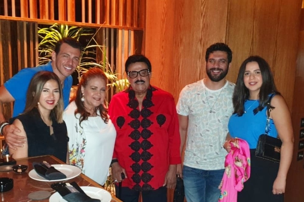 أسرة الفنانة الراحلة دلال عبدالعزيز الصورة من حساب الإعلامي رامي رضوان على "انستجرام"